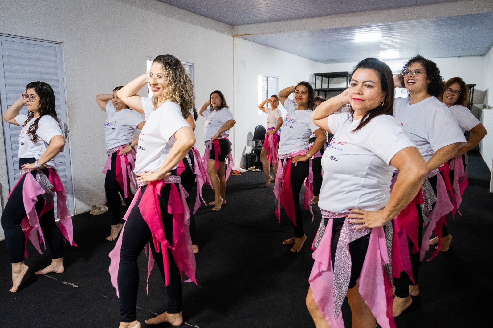 MOSTRA DANÇA MULHER